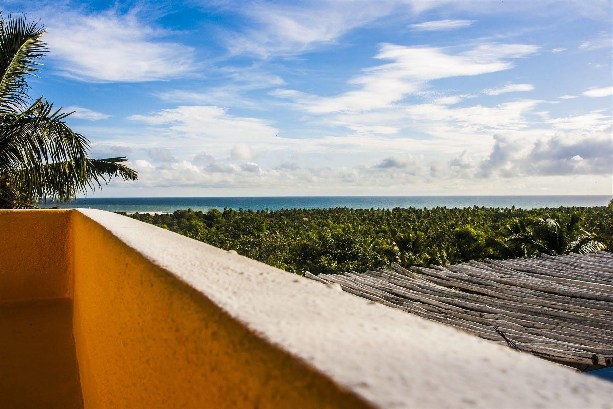 Over The Hill Poovar Luaran gambar